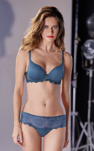 Simone Pérèle Caresse